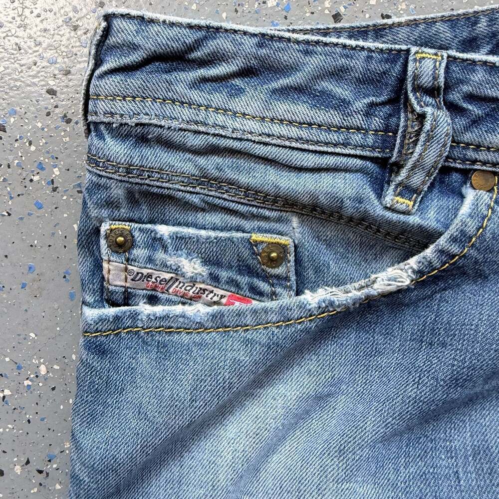 Vintage 90s Y2K Diesel Industry Wash Faded Italy Jeans pants Women's W31 L32 Siz - Picture 2 of 8